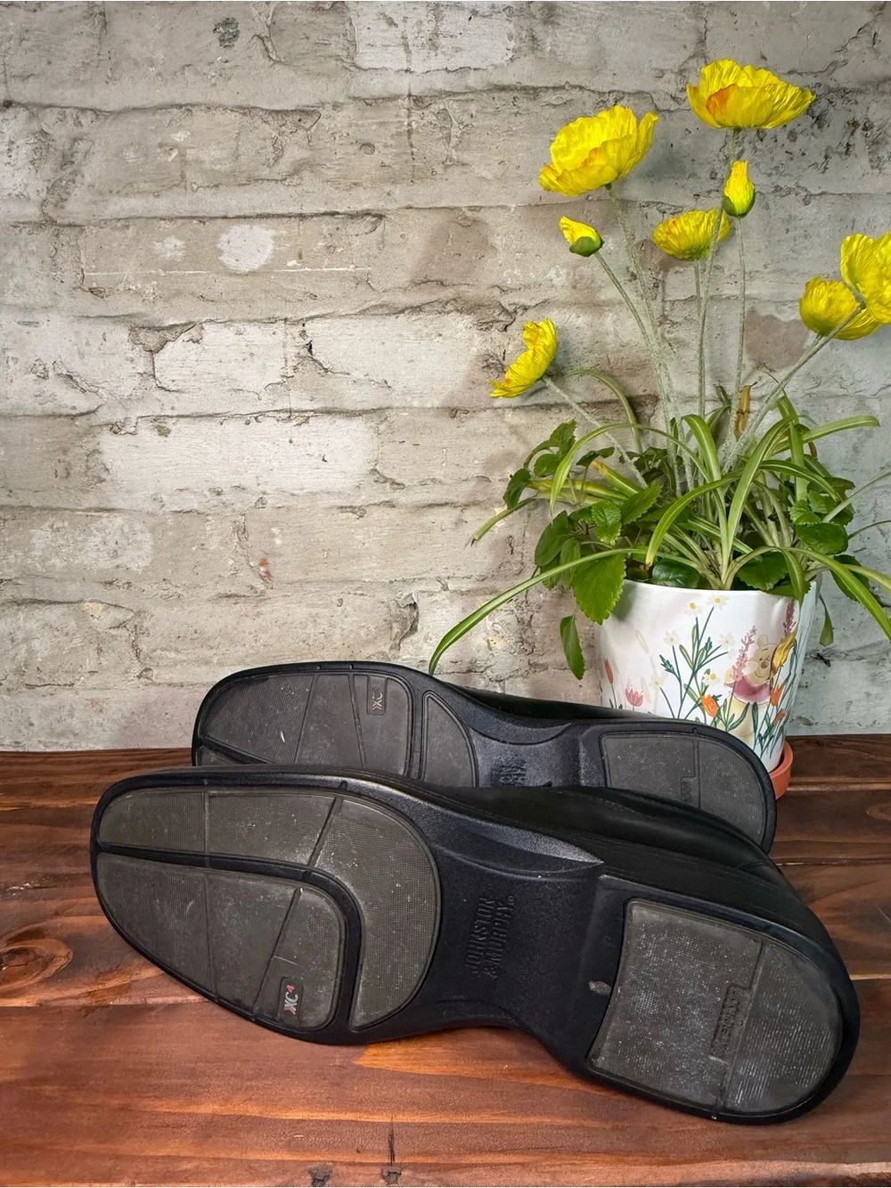 Men's Black Leather Slip-On Loafers - Classic Comfort